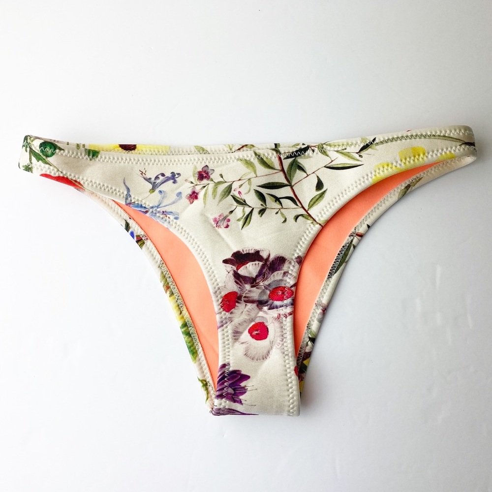 Triangl Swimwear Women’s Size Medium Floral Bikini Bottom